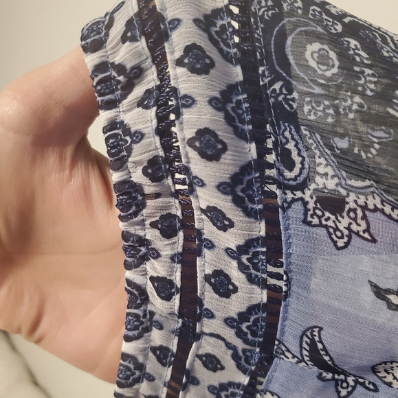 Multi pattern blouse - Picture 3 of 5